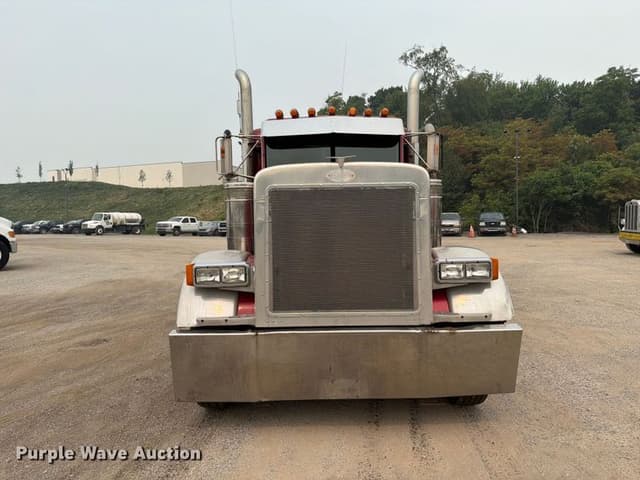 Image of Peterbilt 379 equipment image 1