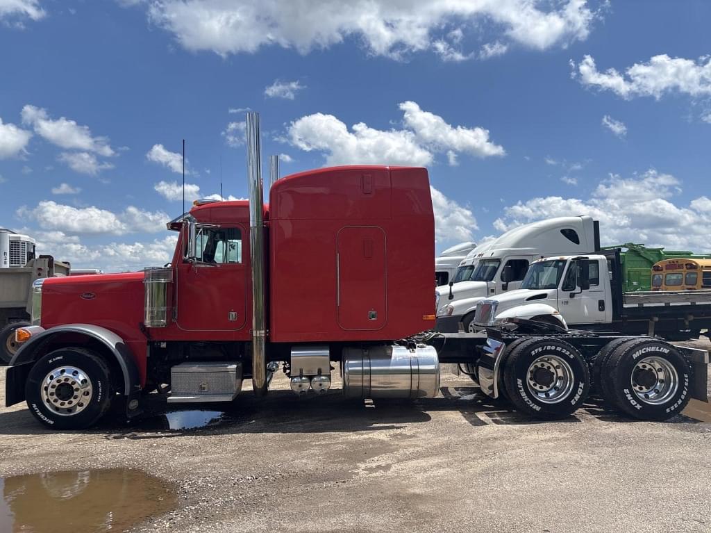 Image of Peterbilt 379 Primary image