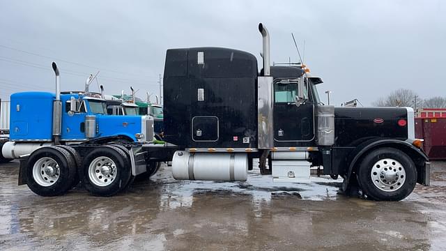 Image of Peterbilt 379 equipment image 3