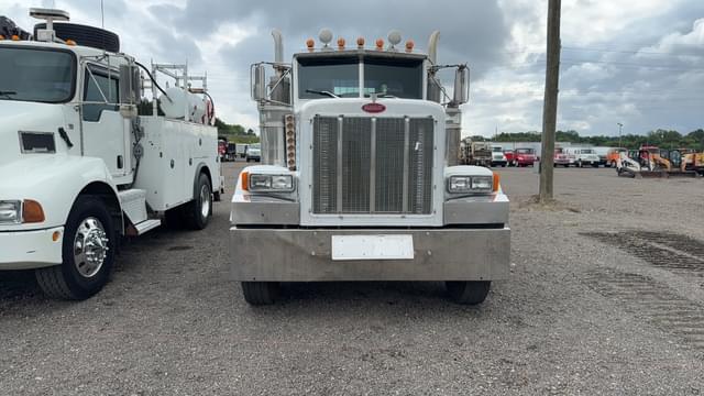 Image of Peterbilt 379 equipment image 1