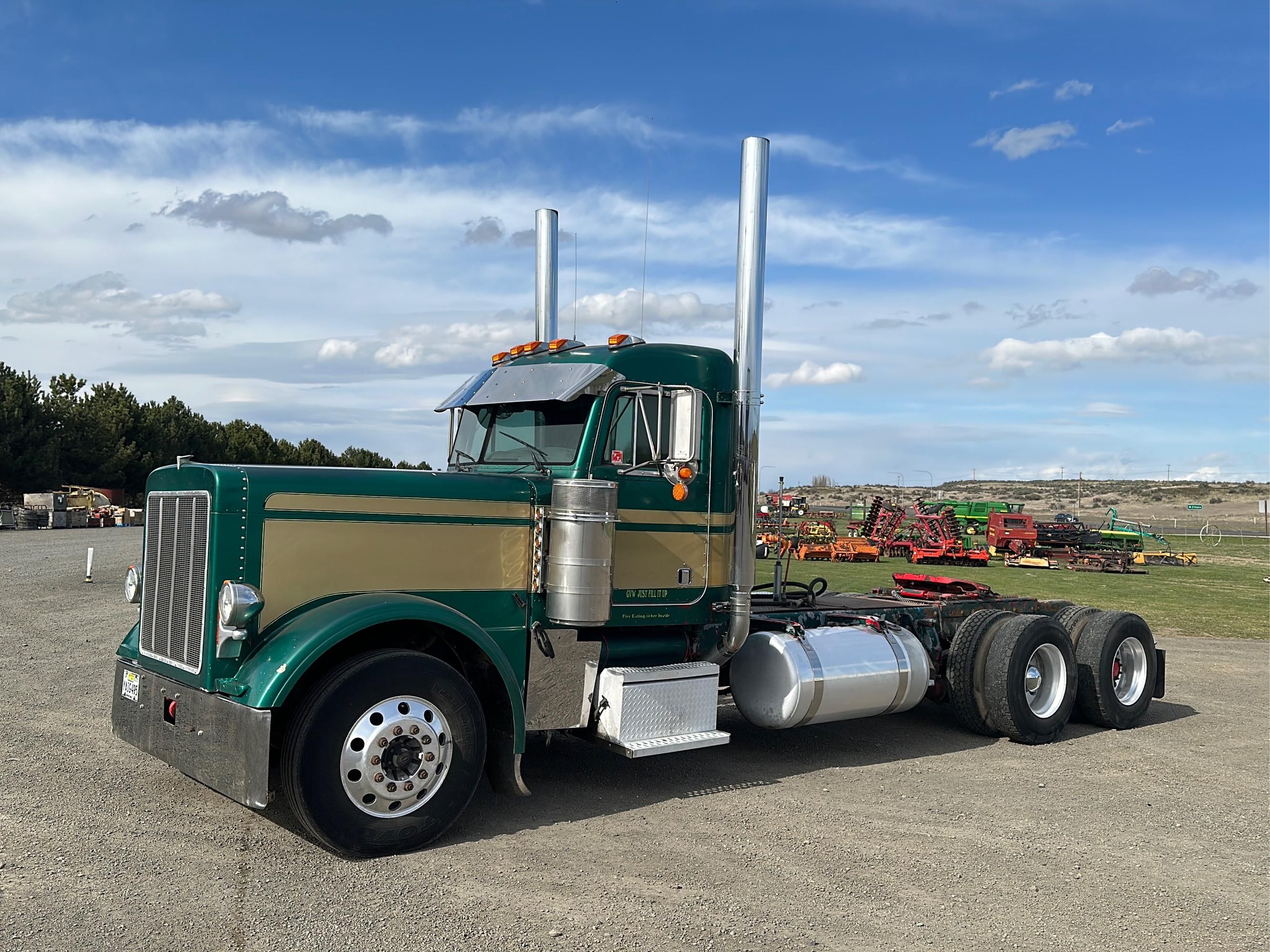 Main image Peterbilt 379