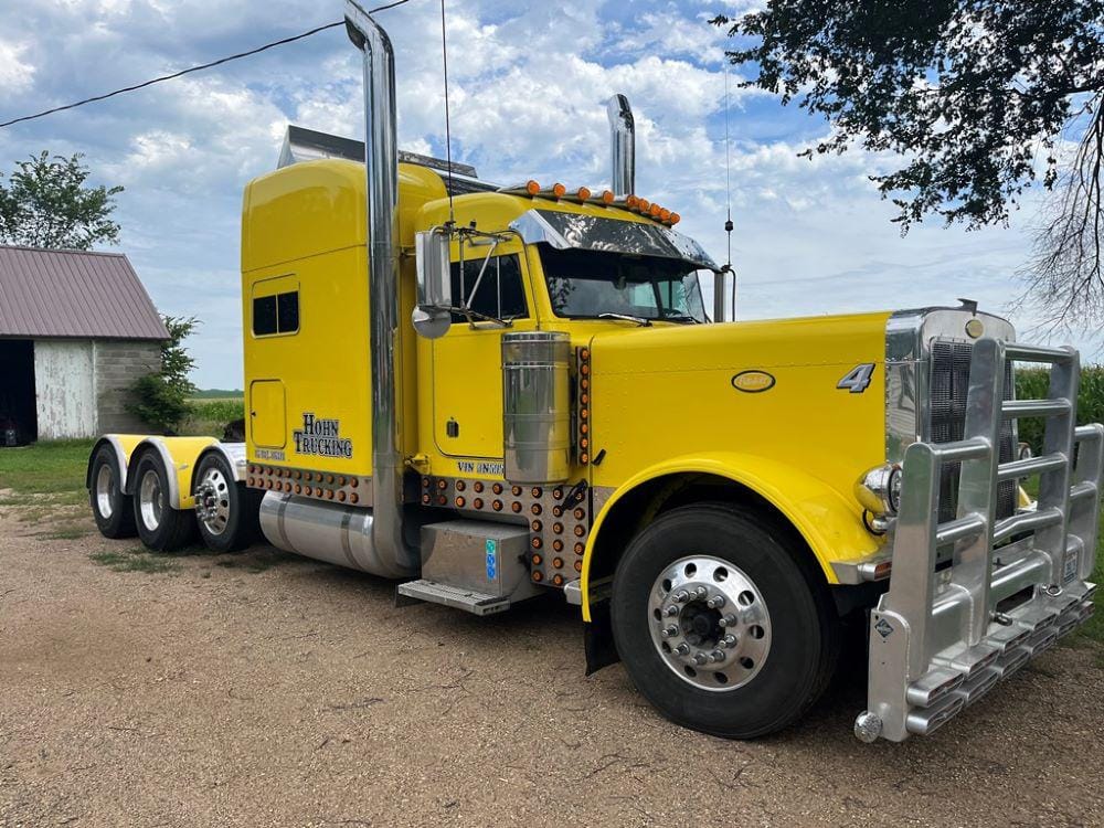 Main image Peterbilt 379