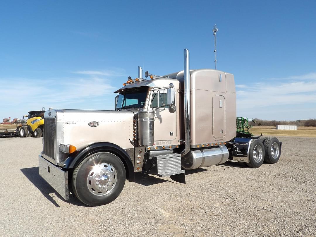 Image of Peterbilt 379EXHD Primary image