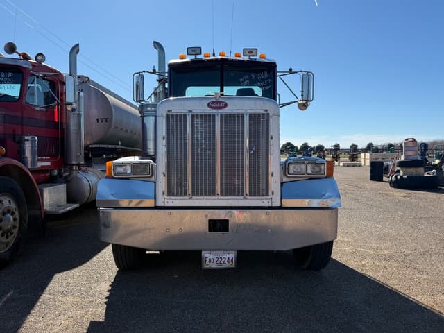 Image of Peterbilt 378 equipment image 2