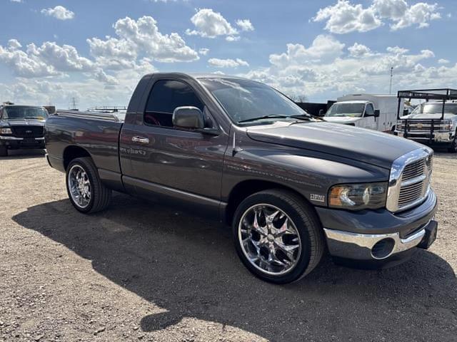 Image of Dodge Ram 1500 equipment image 4