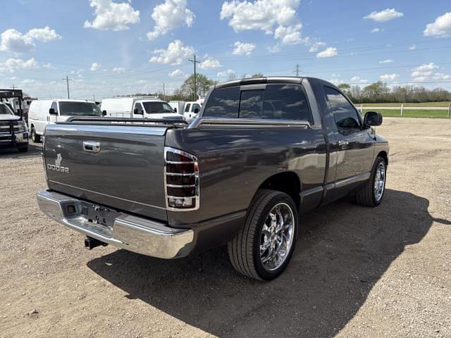 Image of Dodge Ram 1500 equipment image 3