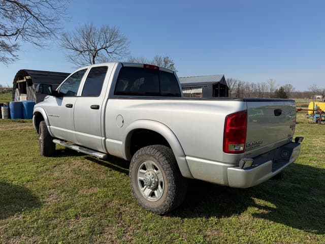 Image of Dodge Ram 2500 equipment image 3