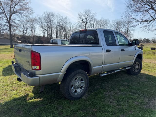 Image of Dodge Ram 2500 equipment image 2