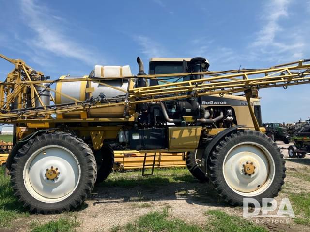 Image of Ag-Chem RoGator 1064 equipment image 1