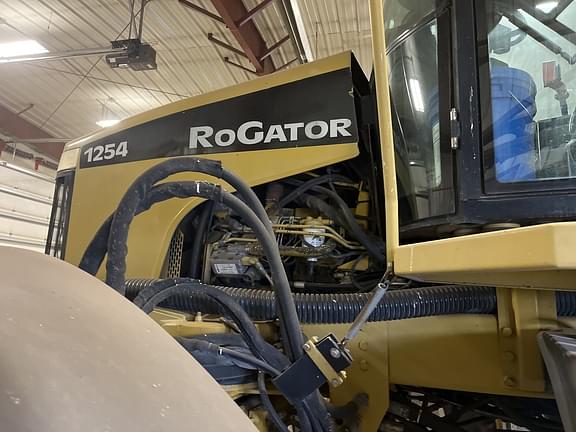 Image of Ag-Chem RoGator 1254 equipment image 1