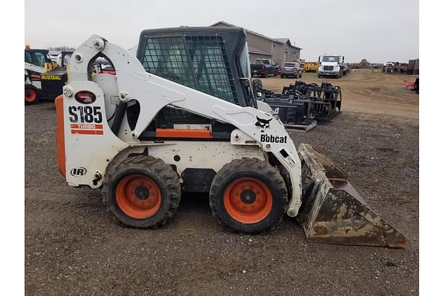 Image of Bobcat S185 equipment image 1