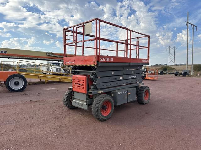 Image of Sky Jack SJ7135RT equipment image 3