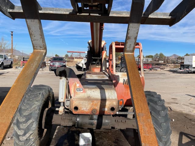 Image of Skytrak 8042 equipment image 4