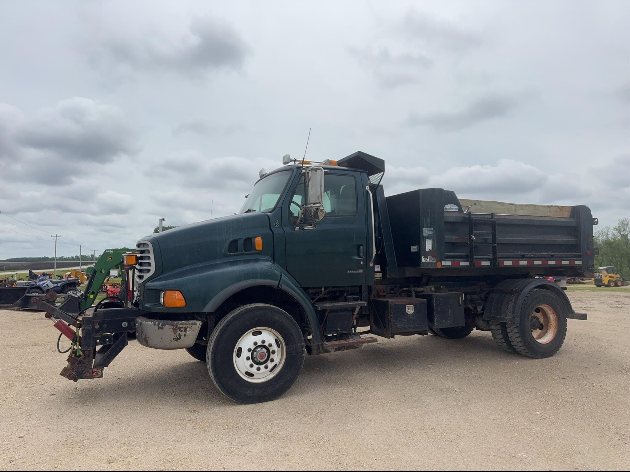 2003 Sterling L8500 Equipment Image0