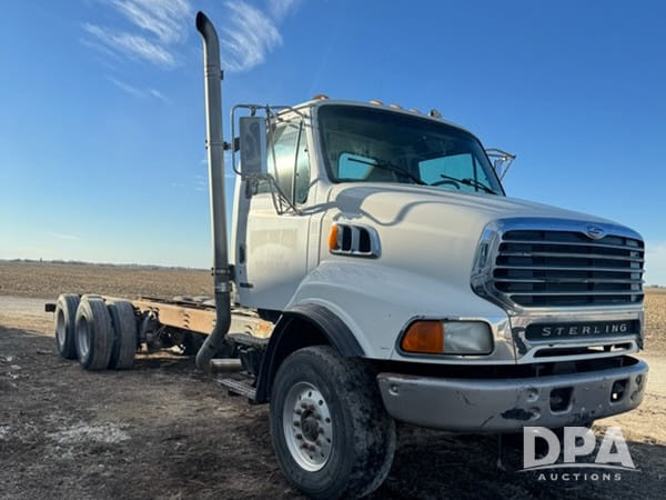 2003 Sterling LT8500 Equipment Image0