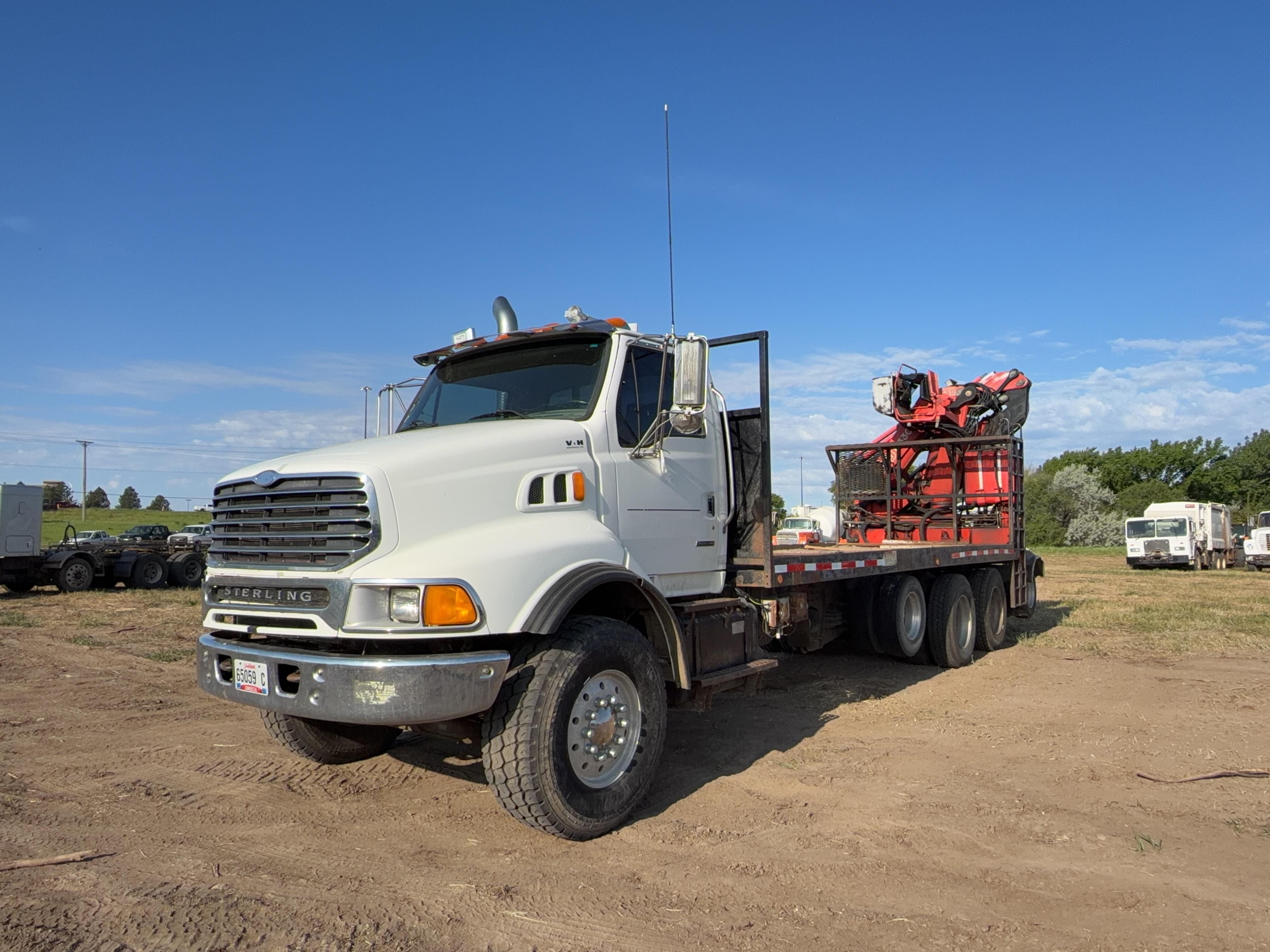 2003 Sterling LT9500 Equipment Image0