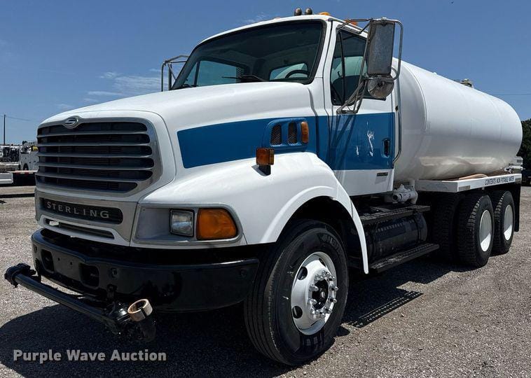 2003 Sterling L9500 Equipment Image0