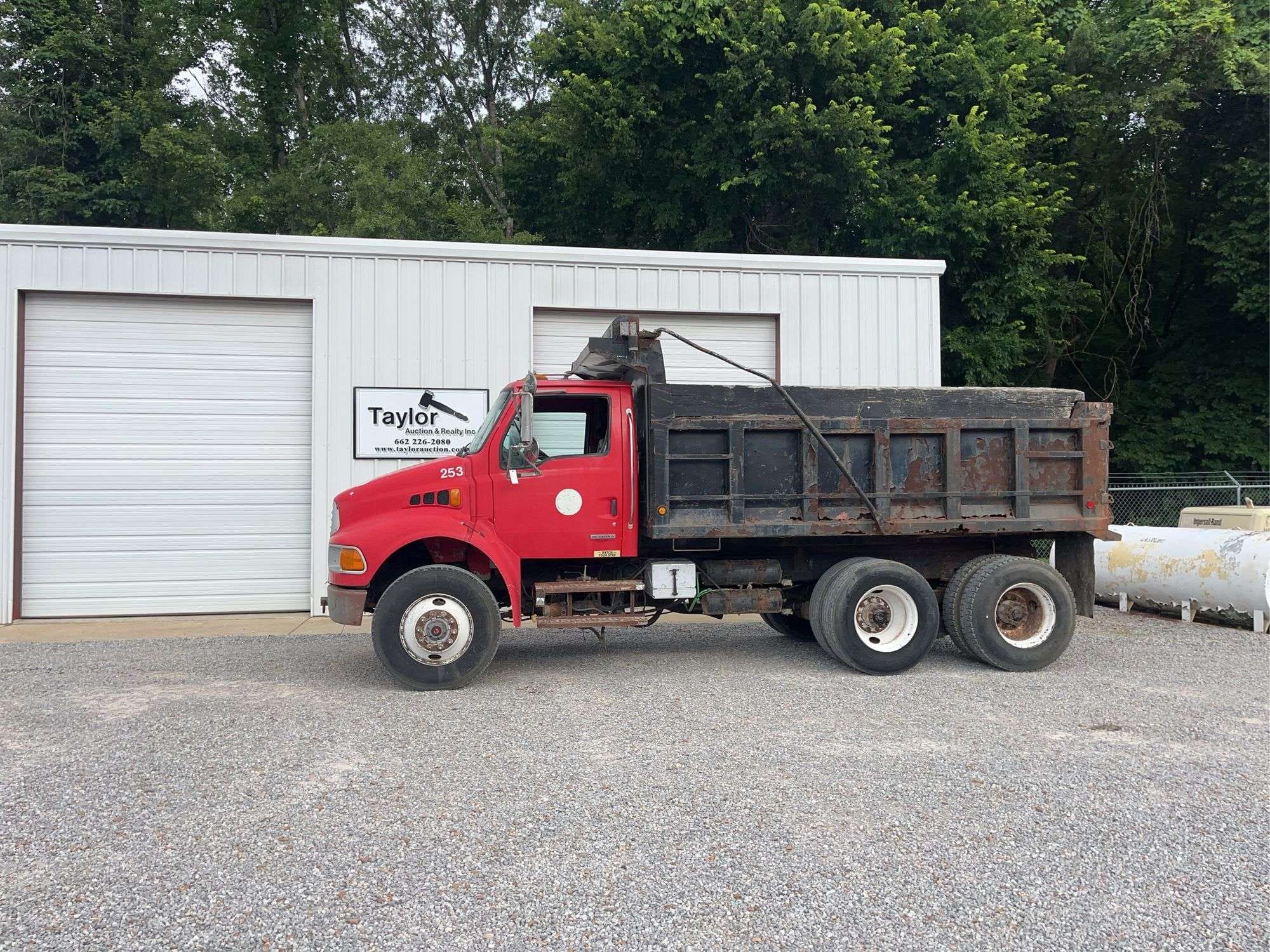2003 Sterling M8500 Equipment Image0
