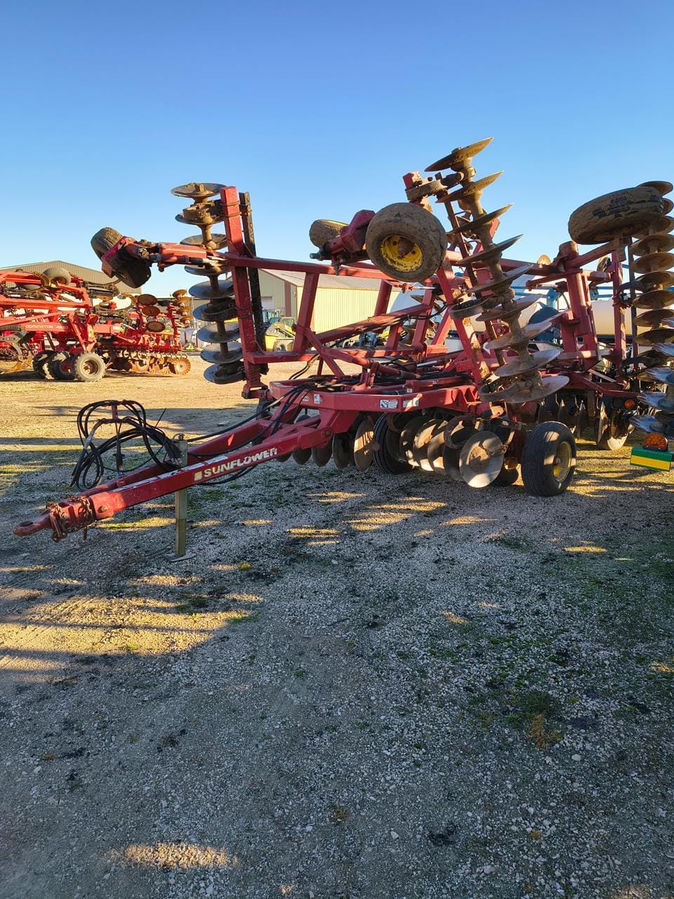 2003 Sunflower 1233 Equipment Image0