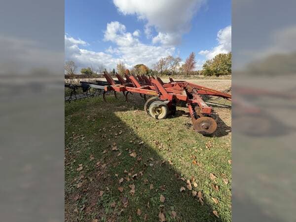 Image of Sunflower 4212 equipment image 4