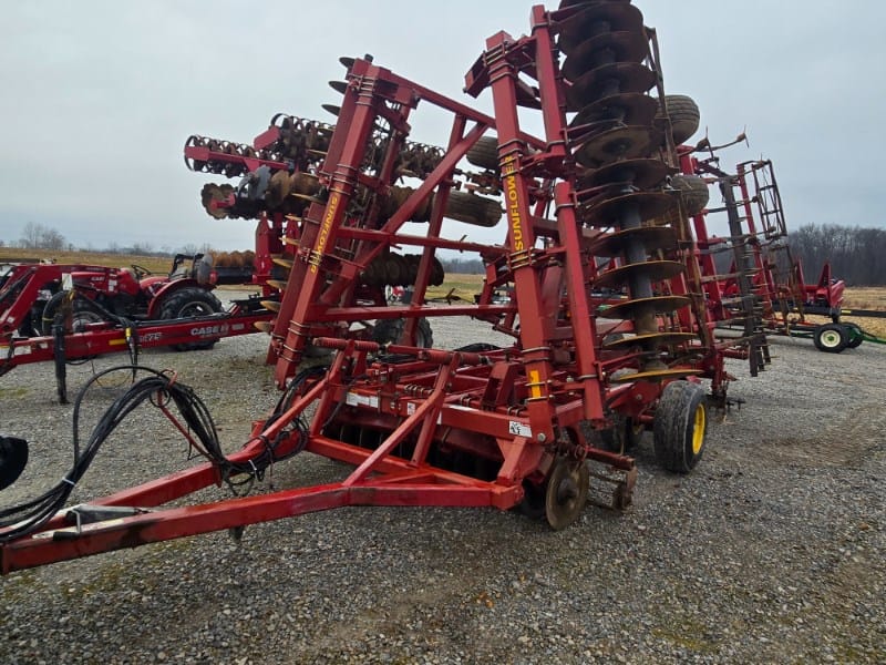 2003 Sunflower 6332-23 Equipment Image0