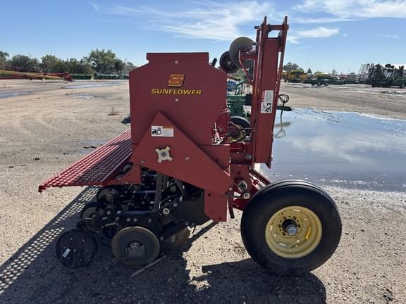 Image of Sunflower 9412 equipment image 4