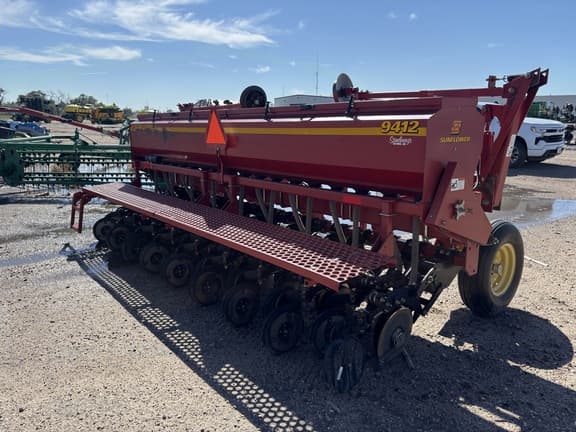 Image of Sunflower 9412 equipment image 3