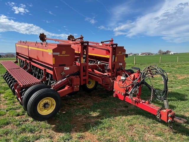 2003 Sunflower 9421-30 Equipment Image0