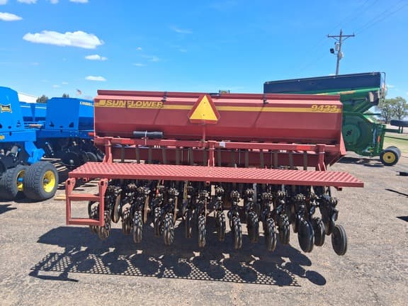 Image of Sunflower 9433-40 equipment image 2