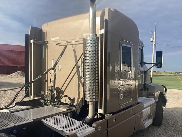 Image of Kenworth T600 equipment image 3