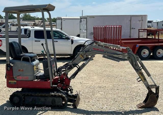 Image of Takeuchi TB108 equipment image 3