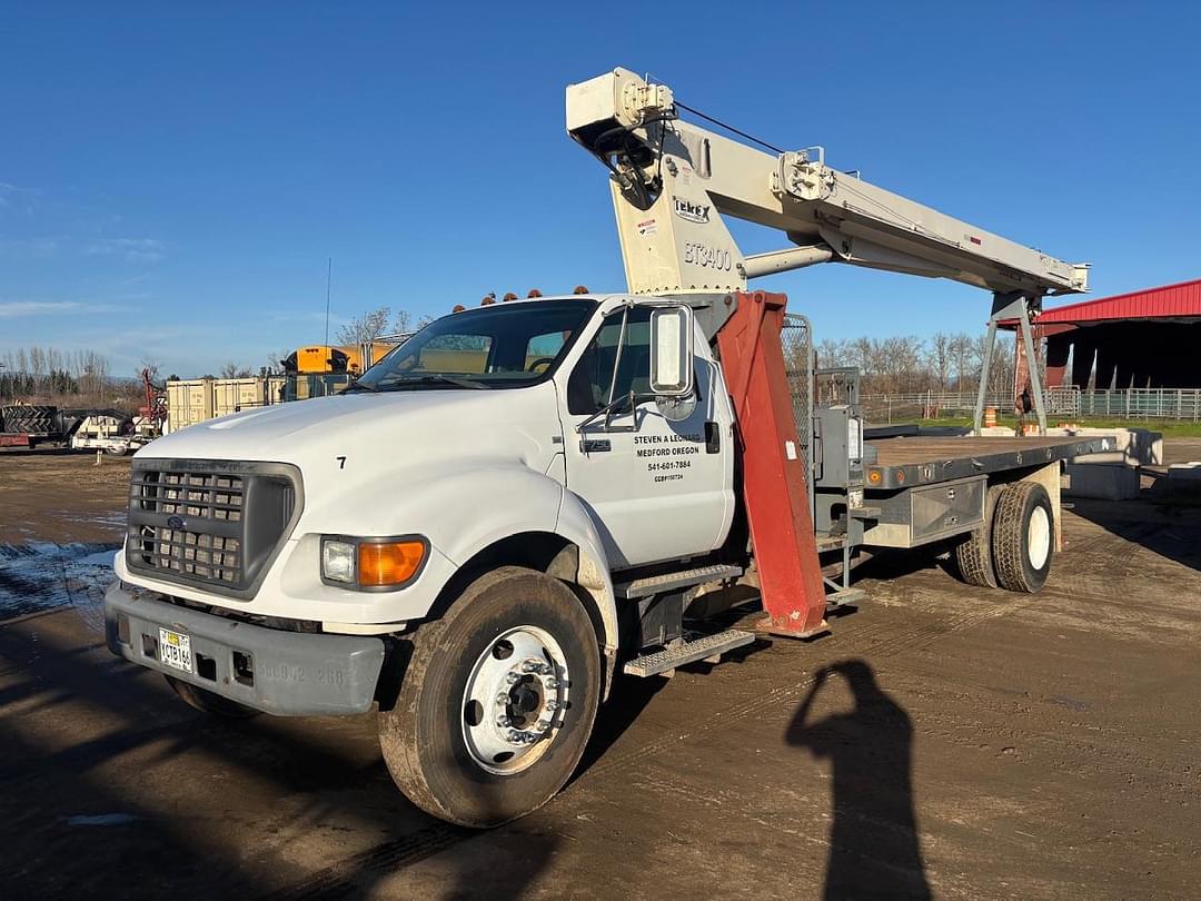 Image of Ford F-750 Primary image