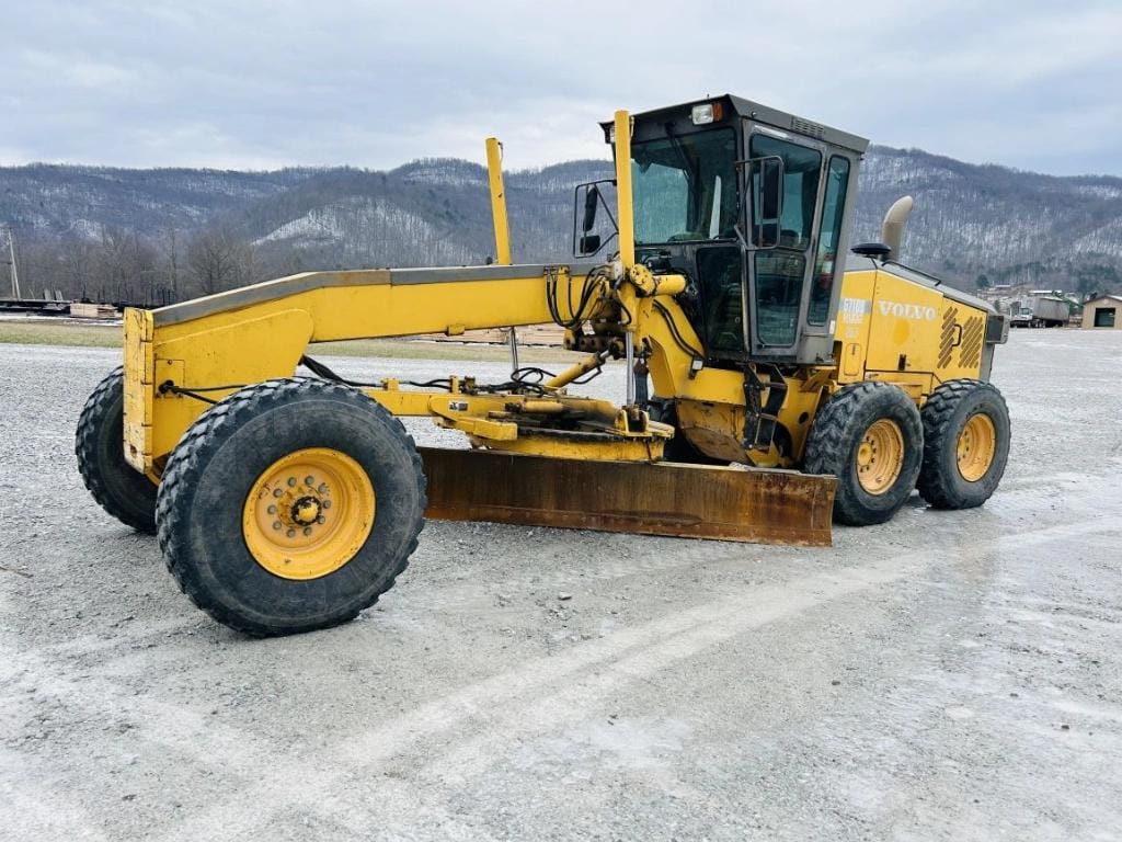 2003 Volvo G710B Equipment Image0