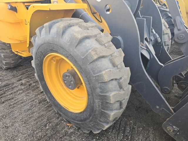 Image of Volvo L40B equipment image 4