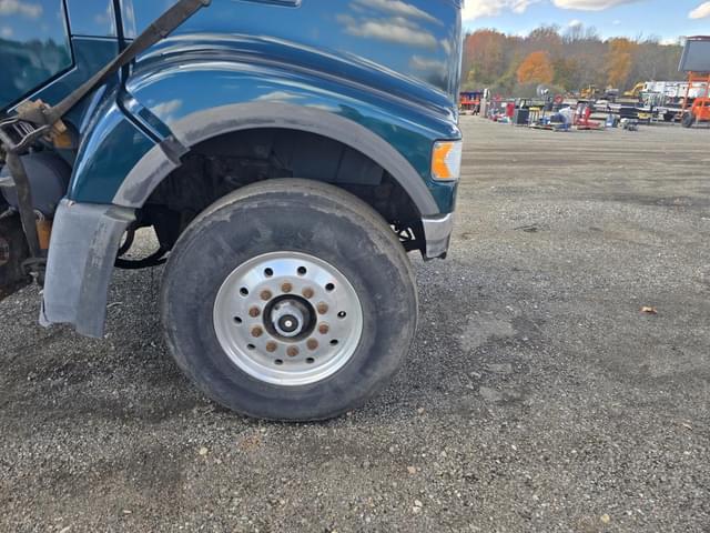 Image of Volvo VHD equipment image 4