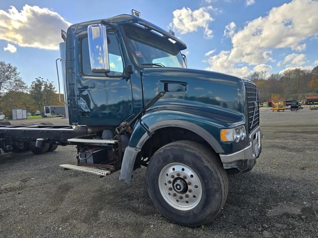 Image of Volvo VHD equipment image 3