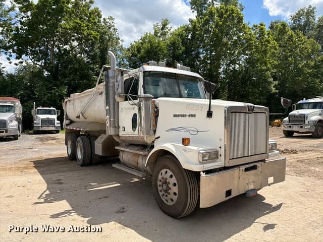 Image of Western Star 4900 equipment image 2