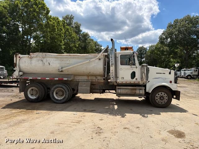 Image of Western Star 4900 equipment image 3
