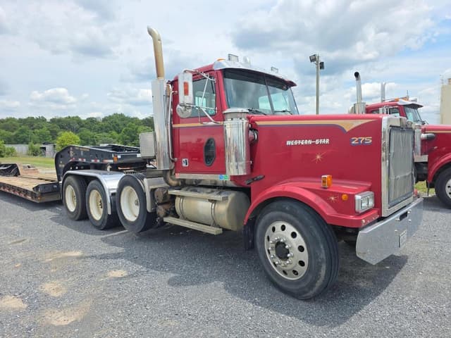 Image of Western Star 4900 equipment image 1