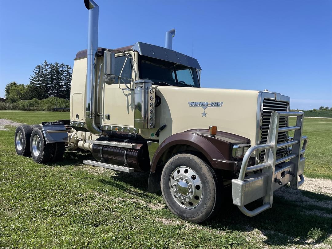 Image of Western Star 4900EX Primary image