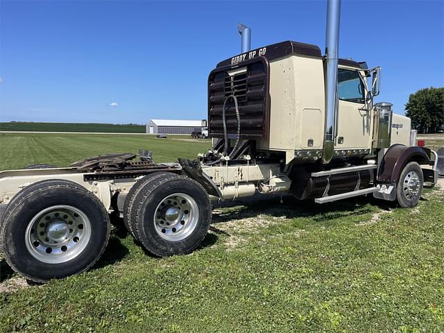 Image of Western Star 4900EX equipment image 2