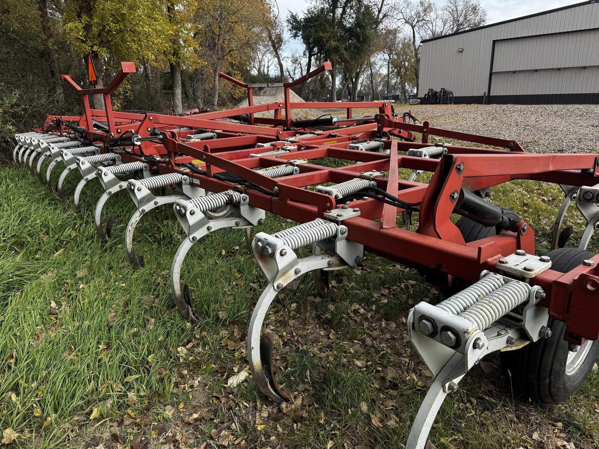 2003 Wil-Rich 5800 Equipment Image0