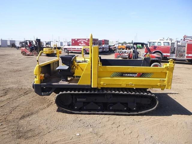 Image of Yanmar C30R equipment image 4