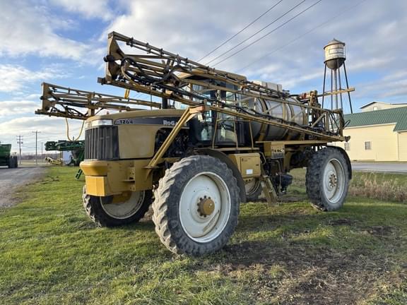 Image of Ag-Chem RoGator 1264 equipment image 1