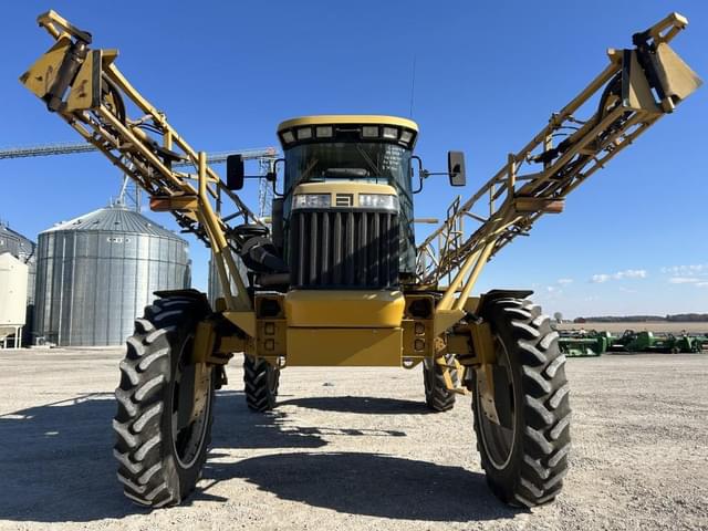 Image of Ag-Chem RoGator 1064 equipment image 1
