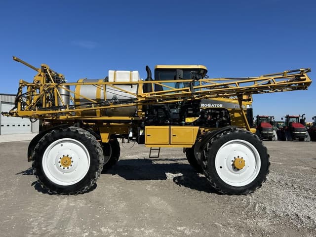 Image of Ag-Chem RoGator 1064 equipment image 3