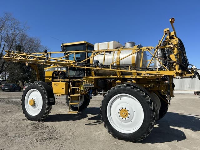 Image of Ag-Chem RoGator 1064 equipment image 4