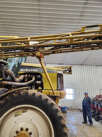 Main image Ag-Chem RoGator 1064