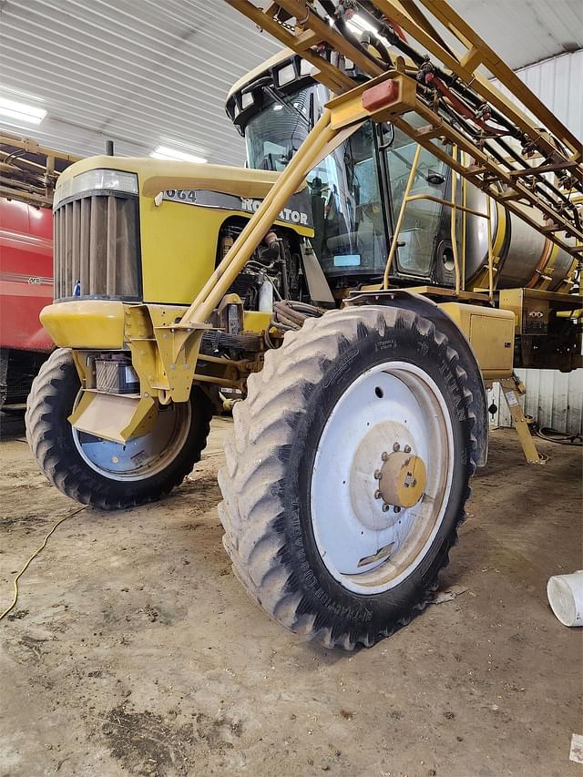 Image of Ag-Chem RoGator 1064 equipment image 1