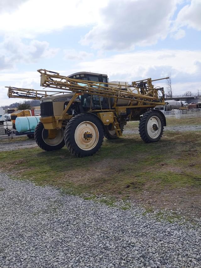 Image of Ag-Chem RoGator 864 equipment image 2